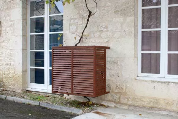Faire installer une climatisation dans une maison avec un coffre décoratif en lames persiennes, Hyères, Envergure Climatisation